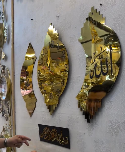 ساعة البيانو من شركة الروان(4 قطع )